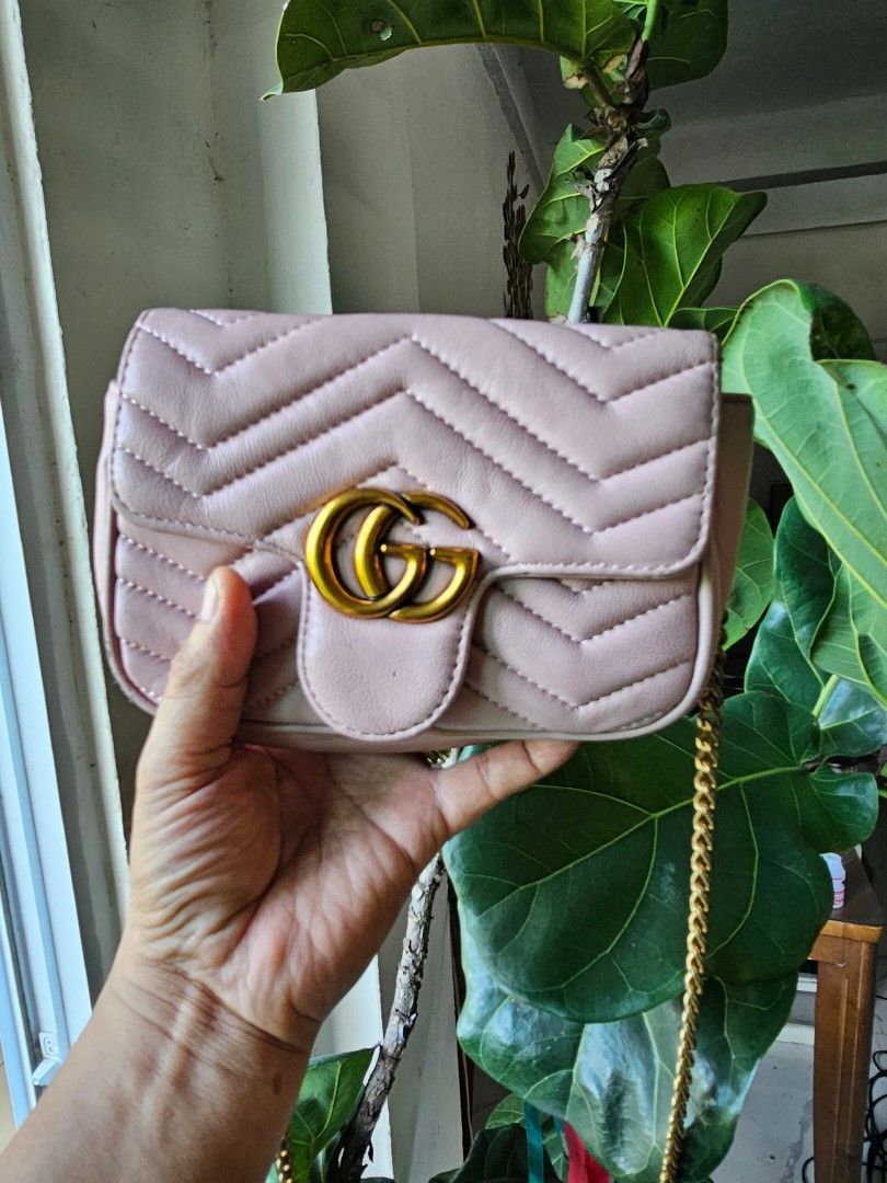 Gucci mini marmont pink (Category: Luxury Bags & Wallets) located in Tagbilaran City. Submitted by lugarpogi (Listing ID 1376050467, Image 1). Description: Gucci GG mini marmont pink.