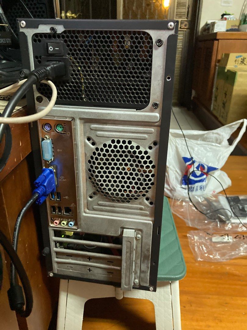 由 momo20170620 (刊登 ID 1376197820，圖片 2) 提交，位於 台中市 (Taichung) 的 I7-4790 二手 電腦主機 (類別：桌上電腦或筆記型電腦)，說明：I7-4790 8Gx2支 有光碟機 硬碟1TB 北屯薇格中學附近自取或寄送。