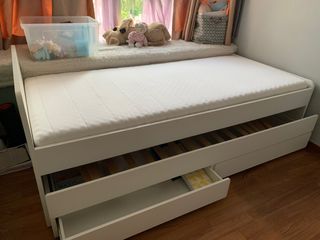 (Category: ) located in . Submitted by mummybabypreloved (Listing ID 1376189094, Image 1). Description: .