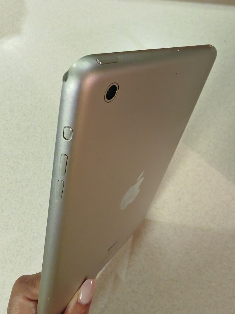 iPad （分類：平板電腦 - iPad）位於 Hong Kong。 由 Lifeexploring 提交（商品編號 1376025124，圖片 3）。簡介： iPad 32G。