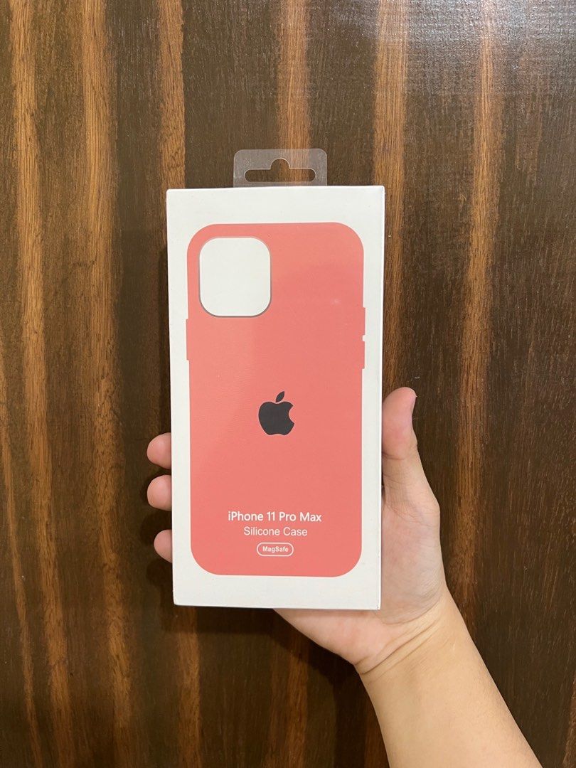 iPhone 11 Promax Magsafe Silicone Case (Category: Cases & Sleeves) located in Manila. Submitted by ceeyashop (Listing ID 1376217113, Image 3). Description: Pm me, Available on hand [ Other colors are also available ] Lalamove,Grab,J&T COD will do!.