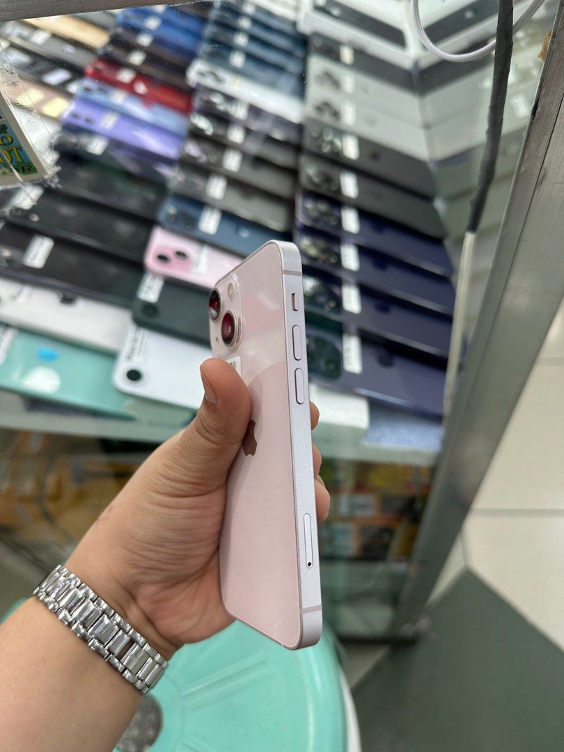 Iphone 13 Mini 256gb 98% batt FU 95% Makinis (Category: iPhone 13 Series) located in San Juan City. Submitted by javedsgadgetshop (Listing ID 1376187863, Image 3). Description: INSTALLMENT OPTIONS : SPAY LATER / GGIVES / CREDIT CARD! WE BUY AND SELL SO PWEDE MAGBINTA OR SWAP ! Quick Specs : Iphone 13mini •256gb •US Variant •98% batt health •Factory Unlock •95% Smoothness •No hidden issue | No Repaired •100% Authentic | Not Refurbished •w/ OEM Cha