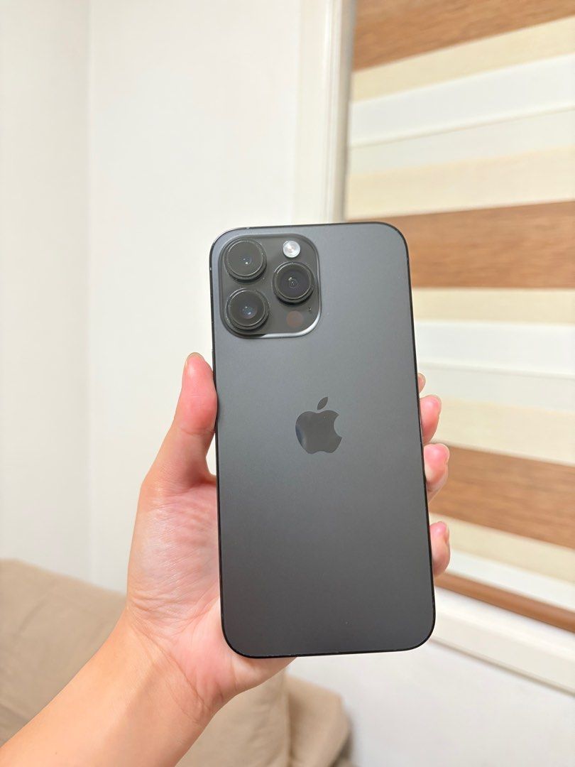 Iphone 14 Pro Max 512 GB (Category: iPhone 14 Series) located in Manila. Submitted by prelovedby_yna (Listing ID 1376176568, Image 2). Description: - 512 GB RFS: Phone Upgrade See photos for details Negotiable .