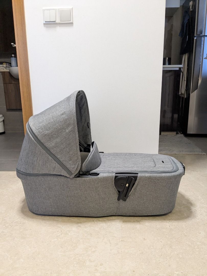 Joolz Aer+ bassinet (Category: Strollers) located in Singapore. Submitted by almexia (Listing ID 1376118141, Image 1). Description: Bassinet in a great condition. Compatible with Joolz Aer and Joolz Aer+. Pickup at Dakota .
