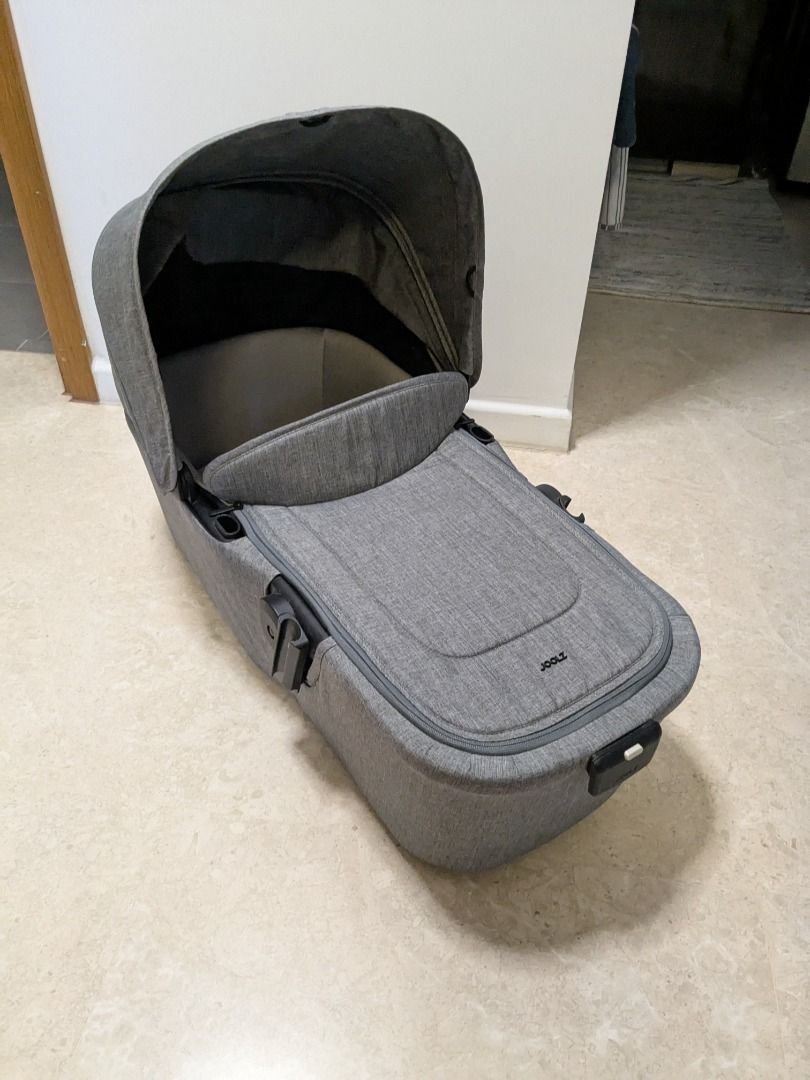 Joolz Aer+ bassinet (Category: Strollers) located in Singapore. Submitted by almexia (Listing ID 1376118141, Image 2). Description: Bassinet in a great condition. Compatible with Joolz Aer and Joolz Aer+. Pickup at Dakota .