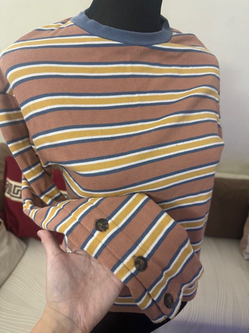 Just G long sleeves top (Category: Longsleeves) located in Quezon City. Submitted by msc30 (Listing ID 1376218457, Image 2). Description: Just G striped top .