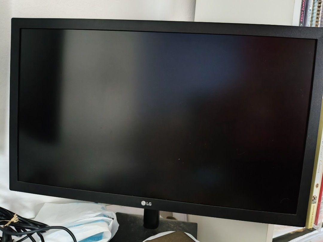 LG 22-inch Monitor628630599651861127