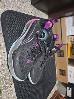 (Category: ) located in . Submitted by usedsoles (Listing ID 1376180102, Image 1). Description: .