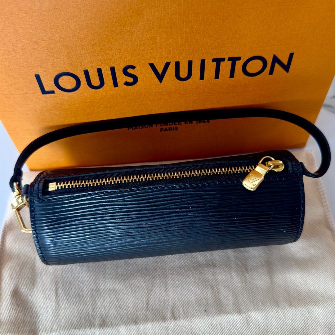 LOUIS VUITTON MINI PAPILLON – BLACK EPI LEATHER (Category: Luxury Bags & Wallets) located in Cotabato. Submitted by veriteluxebyrozi (Listing ID 1376163702, Image 2). Description: LOUIS VUITTON MINI PAPILLON – BLACK EPI LEATHER A rare and discontinued piece that’s no longer available in the market — making it a coveted vintage gem. Perfect as a mini purse or an elegant bag charm. 📦 Inclusions: Dust bag, LV paper bag ✨ Made with iconic Epi leathe