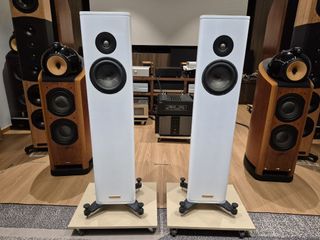 (Category: ) located in . Submitted by jensonaudio (Listing ID 1376174201, Image 1). Description: .