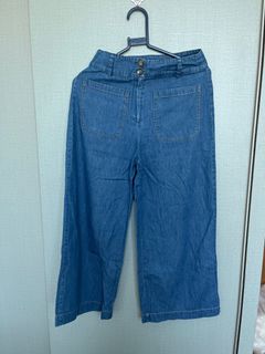 (Category: ) located in . Submitted by febesthriftsntrinkets (Listing ID 1376083587, Image 1). Description: .