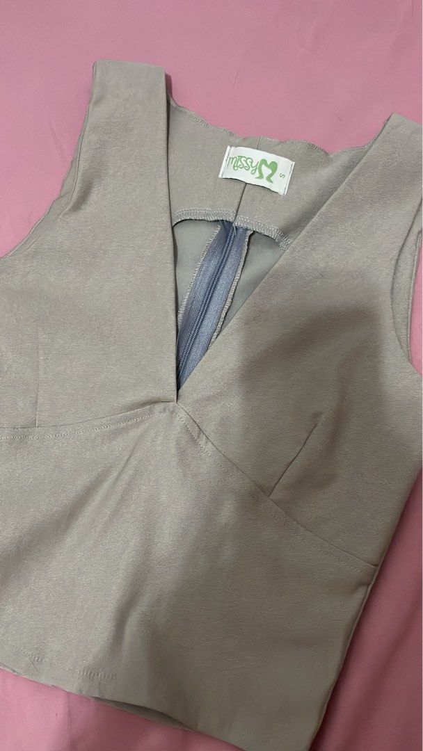 missy m olive vest deep v-neck top (Category: Sleeveless) located in Davao. Submitted by capri.sun (Listing ID 1376041071, Image 2). Description: missy m clothing s on tag fits xs-s feel free to dm your offers! 💌.