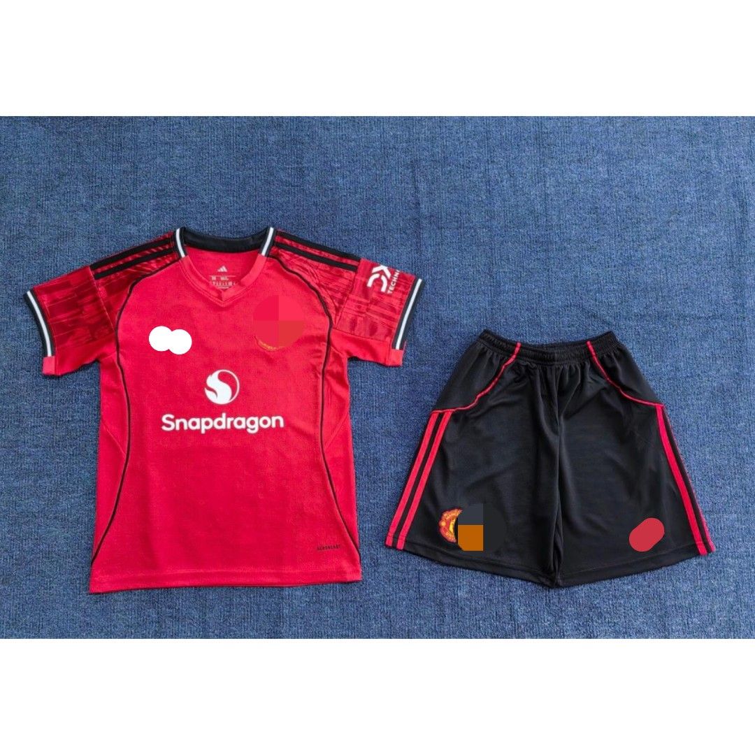 *new* Man united home kids jersey set 25/26 (Category: Babies & Kids Fashion) located in Singapore. Submitted by sssports (Listing ID 1376158872, Image 1). Description: jersey comes with tagged material:drifit size 16-28 Item send using register mail takes 2-3 working days.