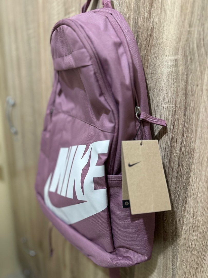 Nike (Category: Backpacks) located in Bauang. Submitted by bamarn (Listing ID 1376117281, Image 3). Description: .