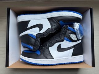 (Category: ) located in . Submitted by stockx (Listing ID 1376068820, Image 1). Description: .