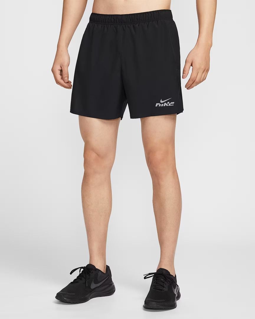 Nike Challenger Flash Brief-Lined Running Shorts (Category: Activewear) located in Makati City. Submitted by pulsepop.ph (Listing ID 1376060350, Image 1). Description: First photo is from official website for reference only. Actual item in second/third photo. Sizes: S-XXL Nike Challenger Flash Dri-FIT men's quick-drying shorts (with underpants) are designed for running and are a good choice for training. Wet-conducting speed dry fabric, smooth an