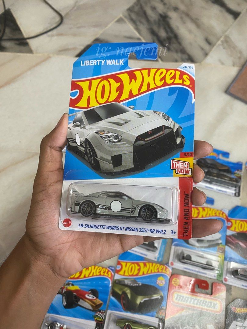 NISSAN GT-R R35 LBWK VER2 Hot Wheels, Hobbies & Toys, Toys & Games on ...