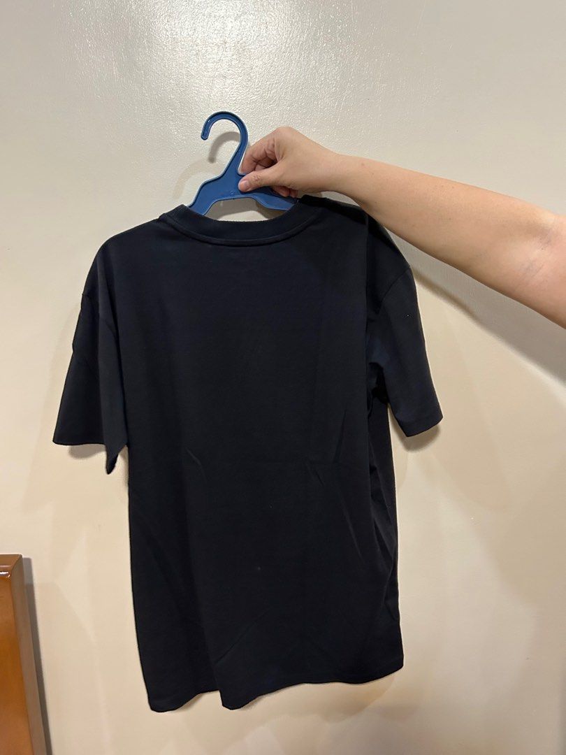 Oxygn x One Piece (Category: Tshirts & Polo Shirts ) located in Pasay City. Submitted by psyche__ (Listing ID 1376077213, Image 3). Description: Size Medium.