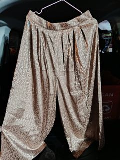 (Category: ) located in . Submitted by aina.s.wardrobe (Listing ID 1376159049, Image 1). Description: .
