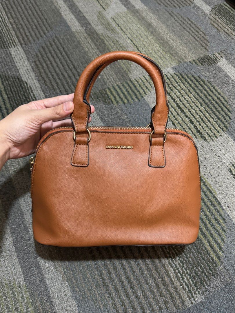 PRE-LOVED Mango Touch Bag (Category: Shoulder Bags) located in Cavite. Submitted by enaissante (Listing ID 1376062457, Image 1). Description: .