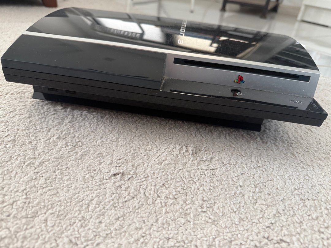 PS3 PlayStation 3 console fat with delisted games installed628630613108501121