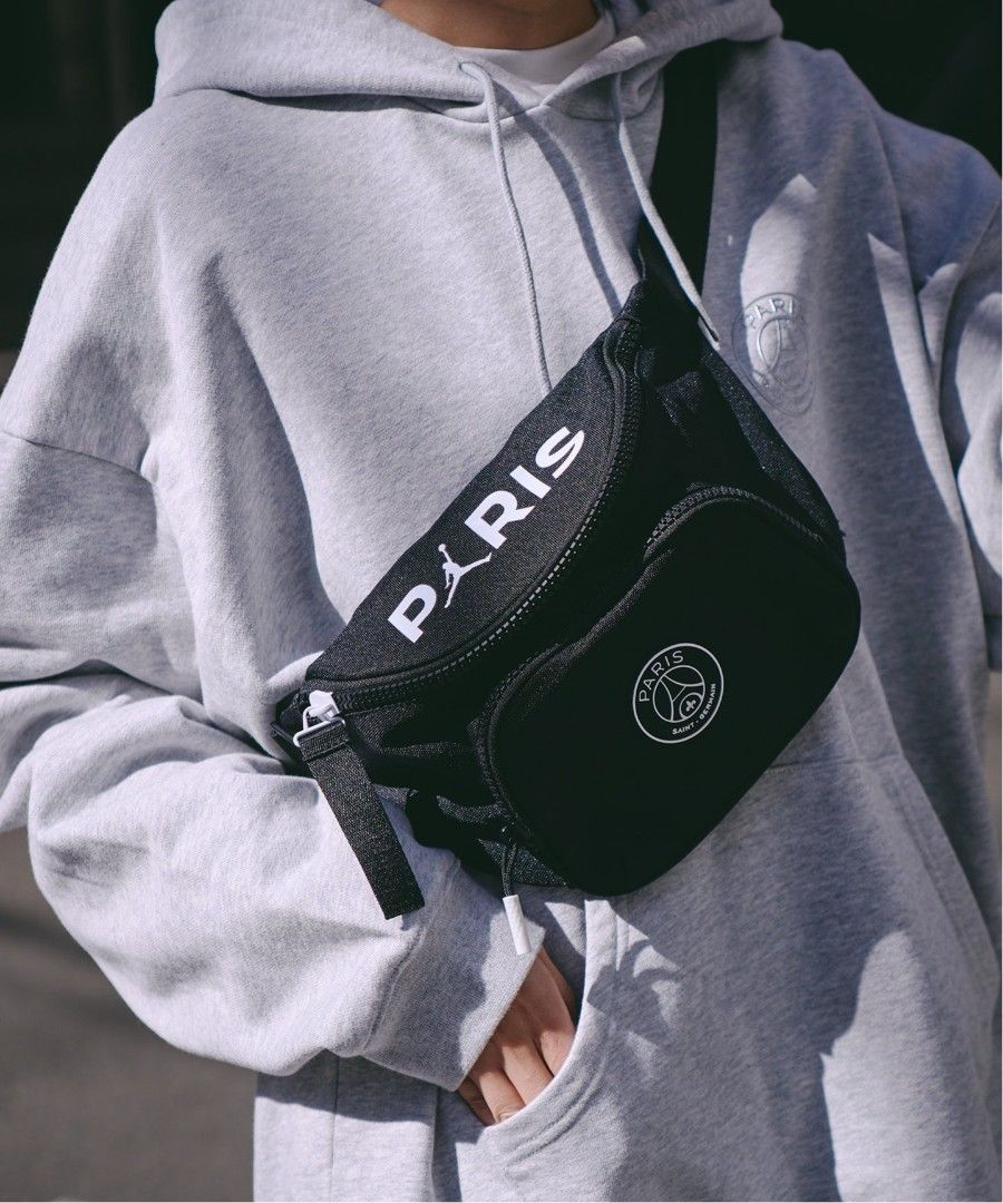 PSG JORDAN Black Edge Belt Bag (Category: Belt bags, Clutches and Pouches) located in Manila. Submitted by keeper_11 (Listing ID 1376163567, Image 3). Description: PSG JORDAN Black Edge Belt Bag.