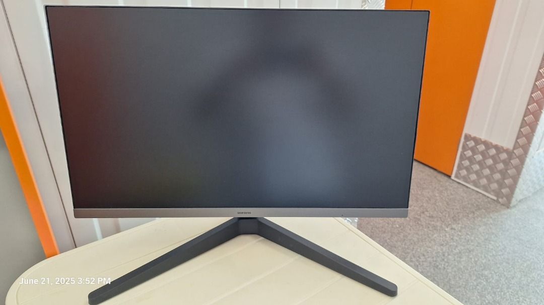 Samsung Monitor 24inch size62863110646145114
