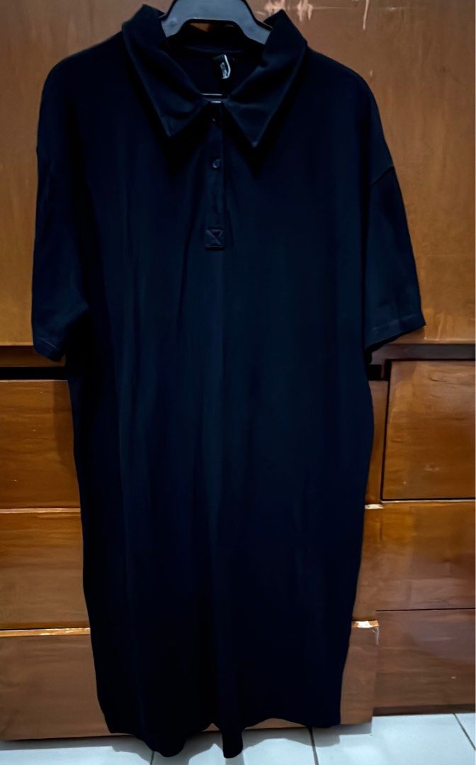 Shirt dress BLACK LARGE (Category: Dresses) located in Manila. Submitted by carriesel (Listing ID 1376168127, Image 1). Description: Preloved Shirt-dress Bought from Carousell but never worn Large size RFS - decluttering MOP - GCash or BPI MOD - Pick-up at Makati or Paranaque or Grab/Lalamove (Buyer to book and ship).