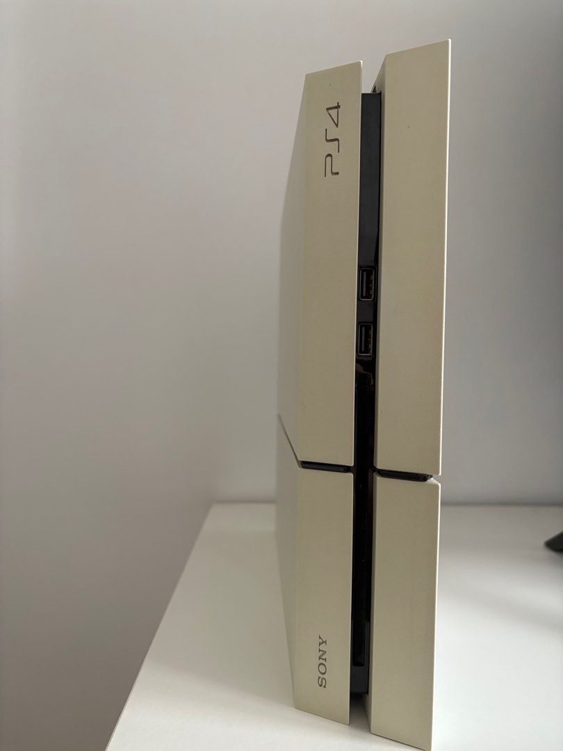 Sony PS4 Console + 12 Games62863085729154112