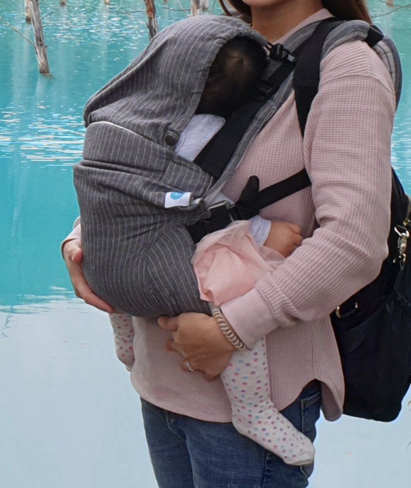 Soul Sling Aseema (Grey) (Category: Carriers & Slings) located in Singapore. Submitted by elkkkk (Listing ID 1376168097, Image 3). Description: SoulSlings Aseema Carrier, used but in great condition. Super easy to use and it distributes baby’s weight very well, so you have ease of carrying your baby while walking around. Used this mostly during travels. 2nd pic shows me carrying my baby at our Japan trip. Baby naps very well in it. Newborn to Tod