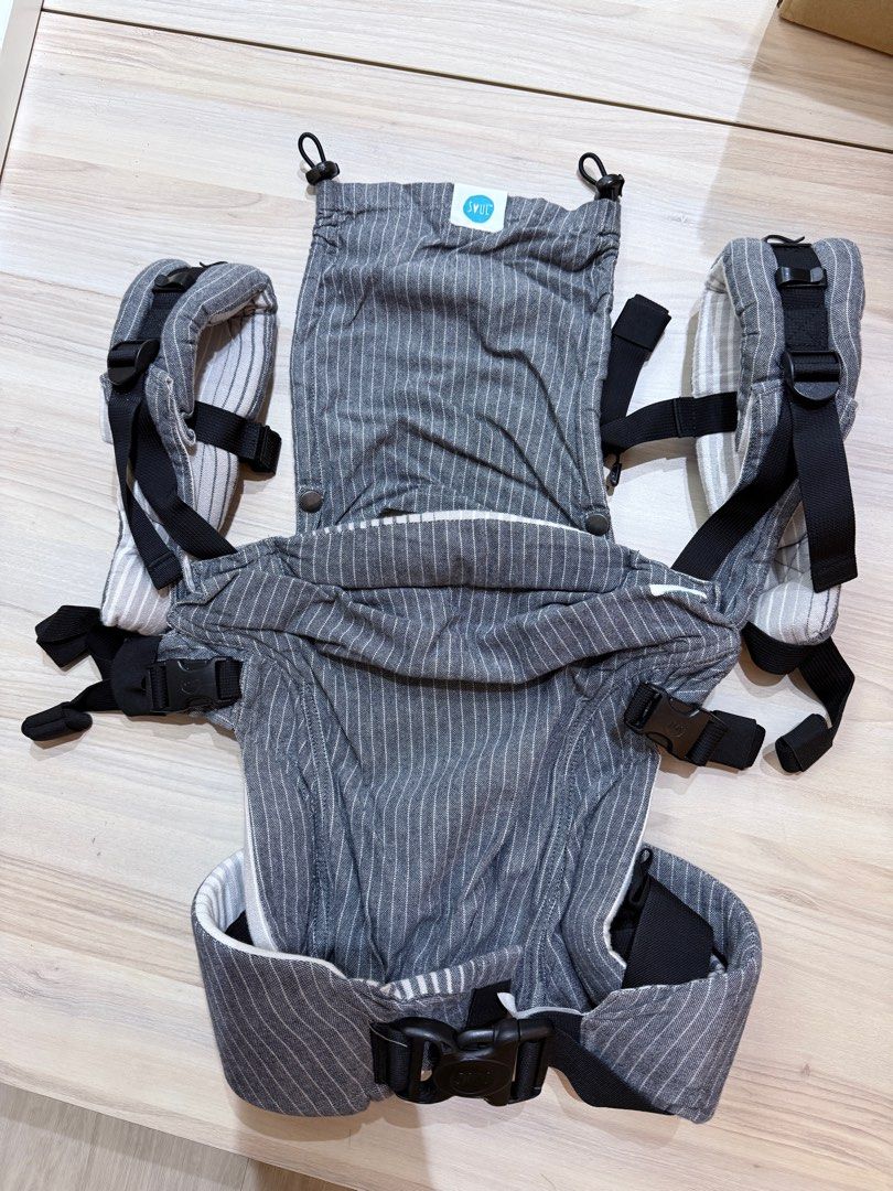Soul Sling Aseema (Grey) (Category: Carriers & Slings) located in Singapore. Submitted by elkkkk (Listing ID 1376168097, Image 1). Description: SoulSlings Aseema Carrier, used but in great condition. Super easy to use and it distributes baby’s weight very well, so you have ease of carrying your baby while walking around. Used this mostly during travels. 2nd pic shows me carrying my baby at our Japan trip. Baby naps very well in it. Newborn to Tod