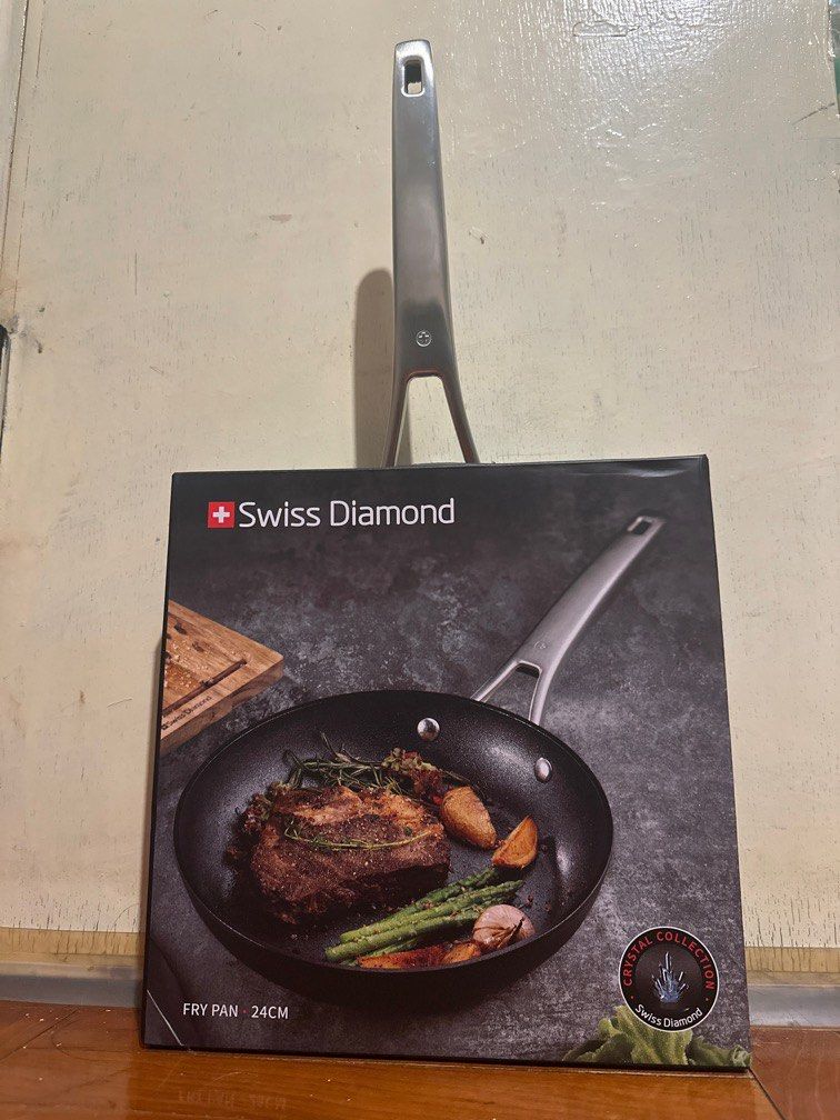 Swiss Diamond 片手鍋 24cm (SD6724C) Swiss diamond 全新fry pan煎炒鍋24cm, 傢俬＆家居, 廚具和餐具