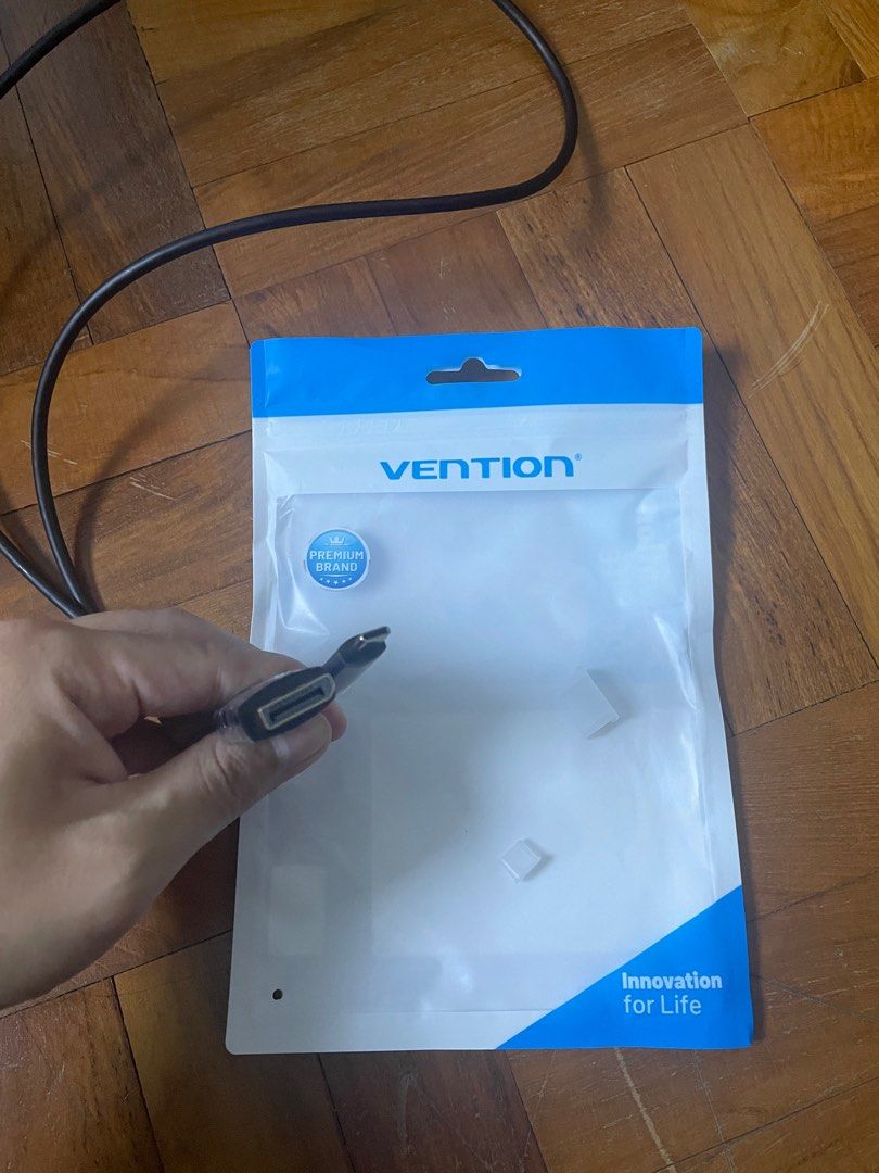 USB C 至 DP（显示端口）4K 60Hz62863110710786111