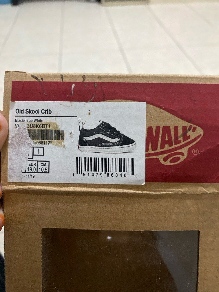 Vans kids (Category: Babies & Kids Fashion) located in Singapore. Submitted by nrshxx (Listing ID 1376153746, Image 3). Description: Like new. Selling as not worn and been in storage. .
