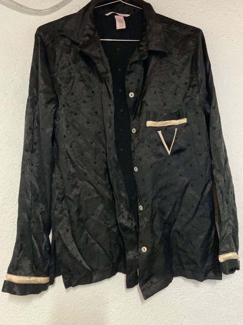 Victoria secret sleepwear (Category: Others Tops) located in Quezon City. Submitted by ms.declutzzz (Listing ID 1376092464, Image 2). Description: Victoria secret sleepwear Size xs-s Rfs hindi na kasya.