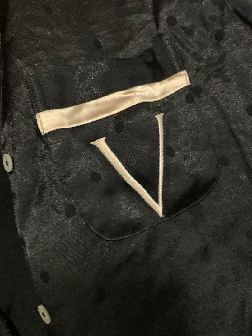 Victoria secret sleepwear (Category: Others Tops) located in Quezon City. Submitted by ms.declutzzz (Listing ID 1376092464, Image 1). Description: Victoria secret sleepwear Size xs-s Rfs hindi na kasya.