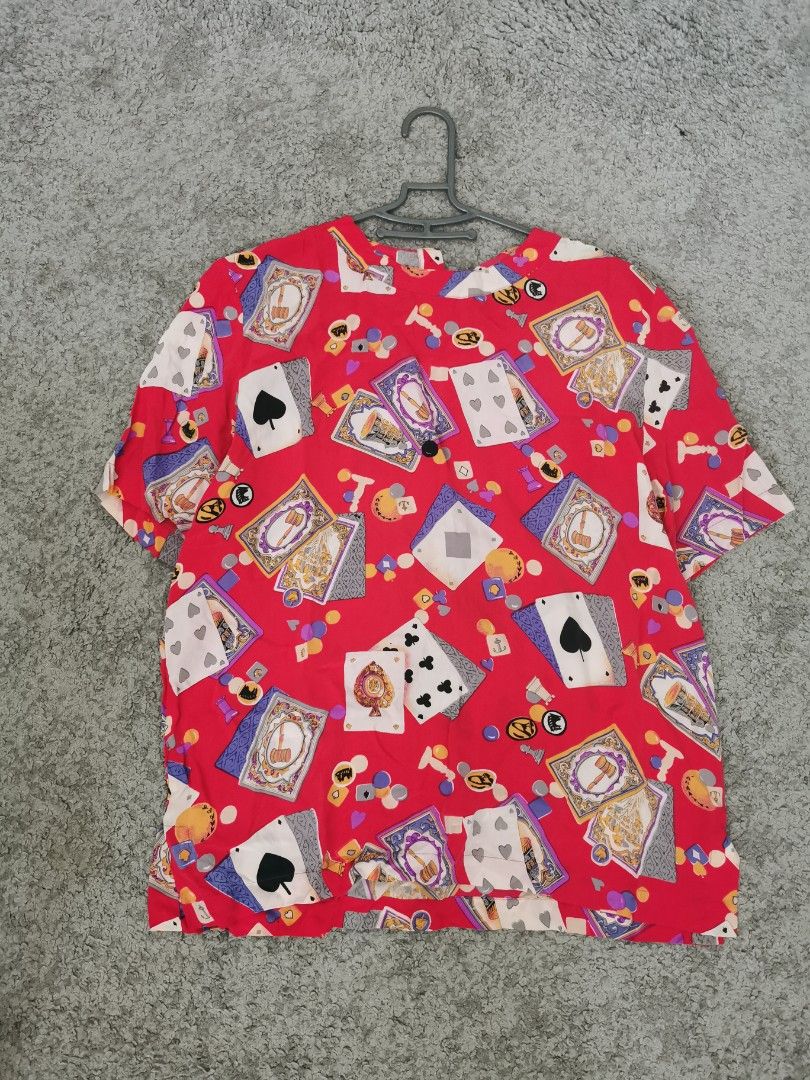 Vintage silk blouse (Category: Blouses) located in Singapore. Submitted by keikei2008 (Listing ID 1376134407, Image 1). Description: 100% silk, colour faded slightly, not for fussy.