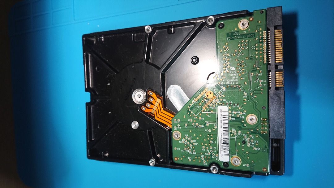 WD 1.0 TB SATA 3.5" HDD (Category: Hard Disks & Thumbdrives) located in Taguig. Submitted by chaleso008 (Listing ID 1376133958, Image 2). Description: As-is RFS: Declutter.
