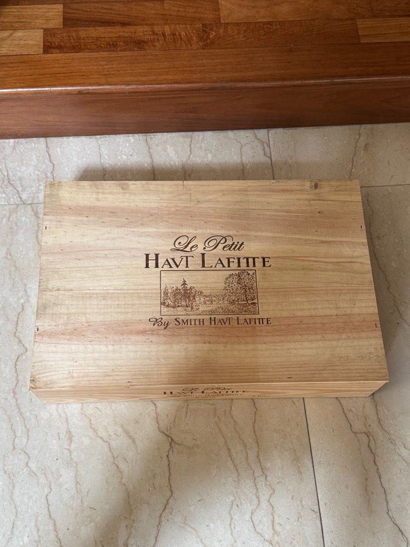 Wooden wine case