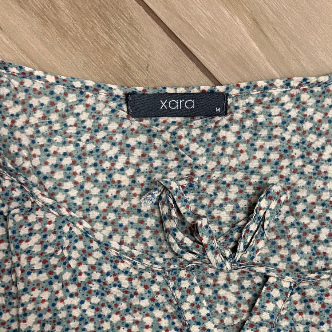 XARA BLOUSE (Category: Blouses) located in Caloocan City. Submitted by j.taberna (Listing ID 1376082998, Image 2). Description: XARA BLOUSE SIZE: MEDIUM BOUGHT AT SM DEPT STORE PRESKO NA TELA NO FLAWS‼️ ‼️PRICE STILL NEGOTIABLE‼️.