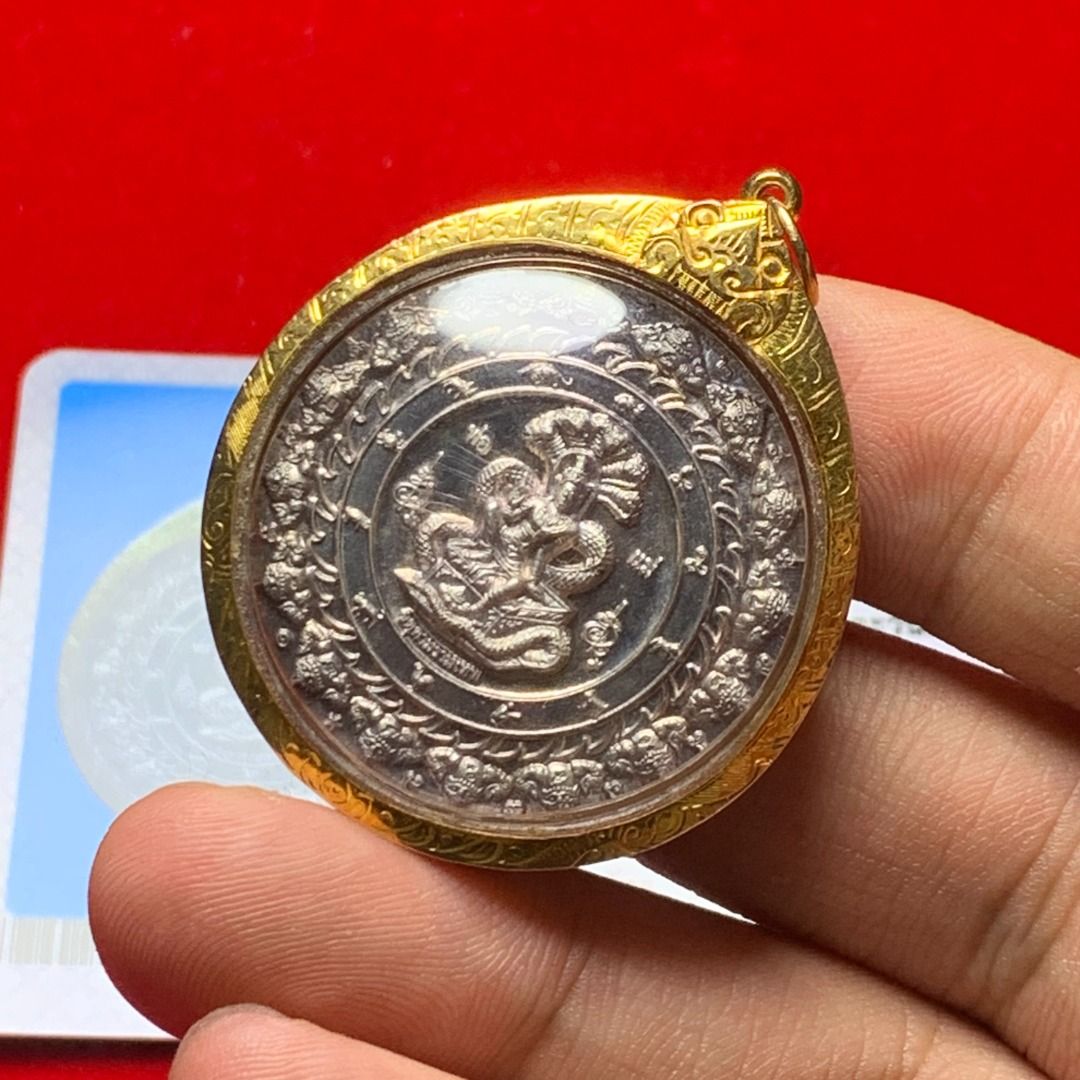 阿赞初/速2550泽度金照妖镜纯银材质带smk鉴定卡泰国佛牌, Hobbies & Toys, Religious Items on Carousell