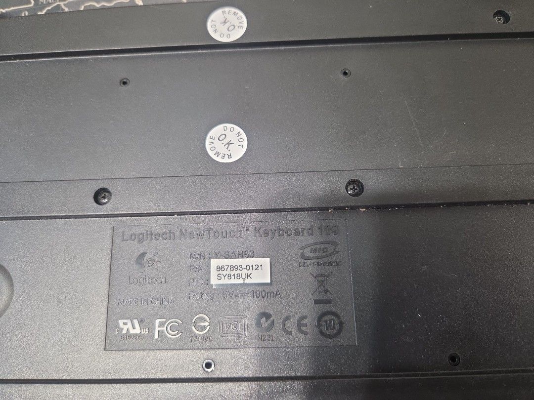 由 jackycj0830 (刊登 ID 1376274579，圖片 2) 提交，位於 桃園市 (Taoyuan) 的 便宜賣 羅技 Logitech NewTouch Keyboard 100 PS2接頭 (類別：電腦鍵盤及相關產品)，說明：功能正常 可面交。