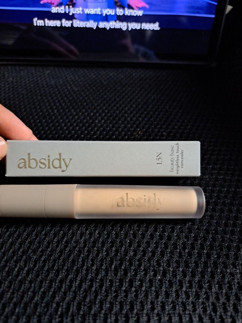 Absidy Weightless touch concealer in the shade 1.5N (Category: Makeup) located in Guagua. Submitted by catmum7 (Listing ID 1376296861, Image 2). Description: same as the one listing about Absidy Weightless Touch Foundation in 1.5N, masyadong light ung concealer sakin. Used once lang and hindi pa nagamit ung concealer sponge nya. with box na din..