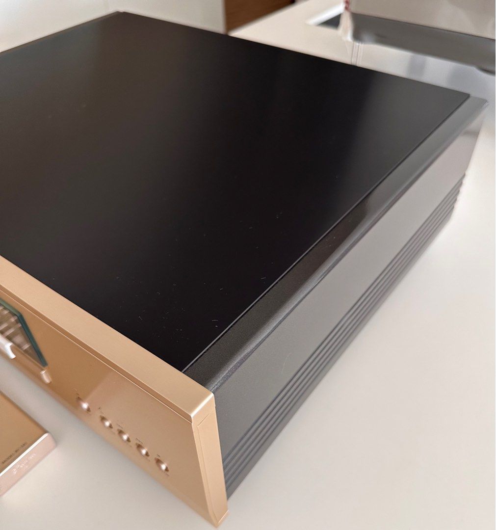 Accuphase DP -570 SACD/CD player/DAC63073562272898113