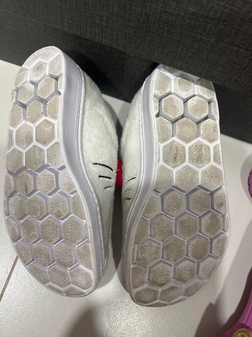Adidas Hello Kitty Superstar Slip-on Shoes (Category: Babies & Kids Fashion) located in Singapore. Submitted by xoxophee (Listing ID 1376382768, Image 2). Description: size UK11k .