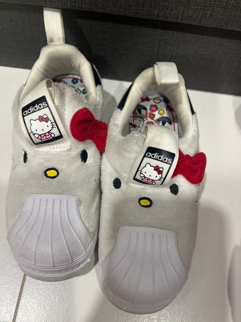 Adidas Hello Kitty Superstar Slip-on Shoes (Category: Babies & Kids Fashion) located in Singapore. Submitted by xoxophee (Listing ID 1376382768, Image 1). Description: size UK11k .