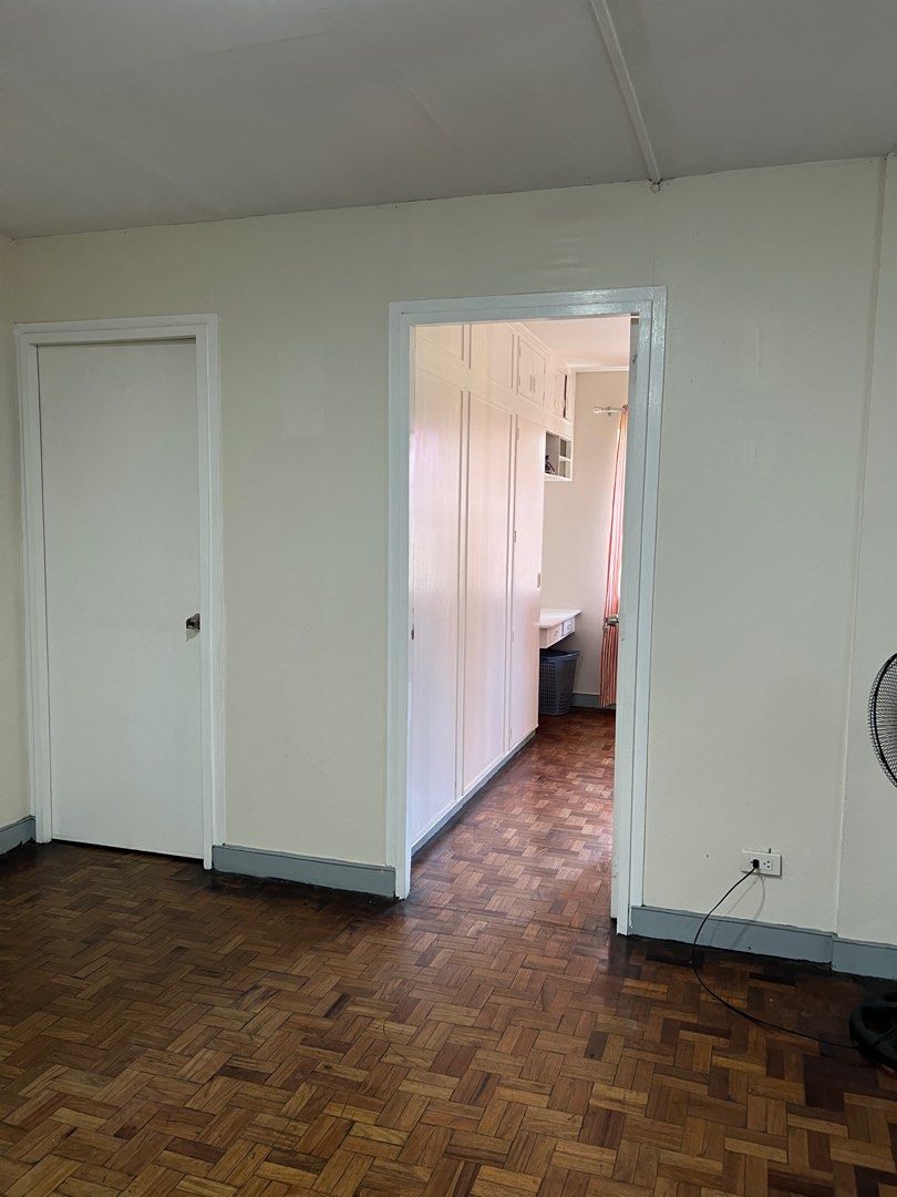 Affordable Guadalupe 2BR BGC Taguig (Category: Apartments & Condos) located in Manila. Submitted by jose.c (Listing ID 1376370993, Image 2). Description: Conveniently located nearest BGC Uptown Big unit 67.2 sqm; low rise building; furnished: microwave, auto washing machine, 1 bedroom aircon Parking slot available Internet wifi capable Dues payable to Admin only 600/mo; covers security, janitorial, cleaning of hallways, elevator use, upkeep of am