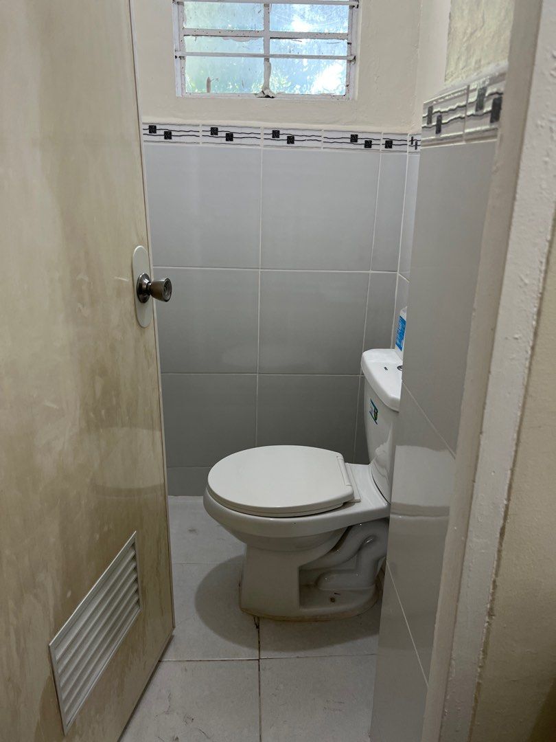 Affordable Guadalupe 2BR BGC Taguig (Category: Apartments & Condos) located in Manila. Submitted by jose.c (Listing ID 1376370993, Image 3). Description: Conveniently located nearest BGC Uptown Big unit 67.2 sqm; low rise building; furnished: microwave, auto washing machine, 1 bedroom aircon Parking slot available Internet wifi capable Dues payable to Admin only 600/mo; covers security, janitorial, cleaning of hallways, elevator use, upkeep of am