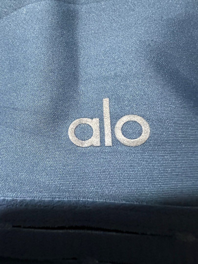 Alo yoga lush sports bra xs (Category: Activewear) located in Iba. Submitted by xooperfindslb (Listing ID 1376304039, Image 3). Description: Fixed price , free shipping !! Alo yoga lush sports bra blue xs on printed tag No issue Like new.