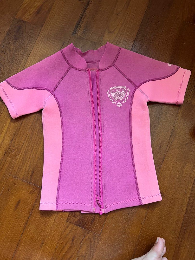 Arena Thermal Swim Top swimsuit (Category: Babies & Kids Fashion) located in Singapore. Submitted by mail2u (Listing ID 1376274138, Image 1). Description: Tagged size 8.